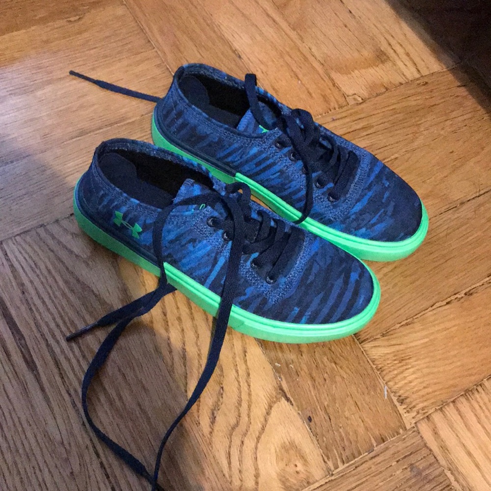 Brand new under armour sneakers